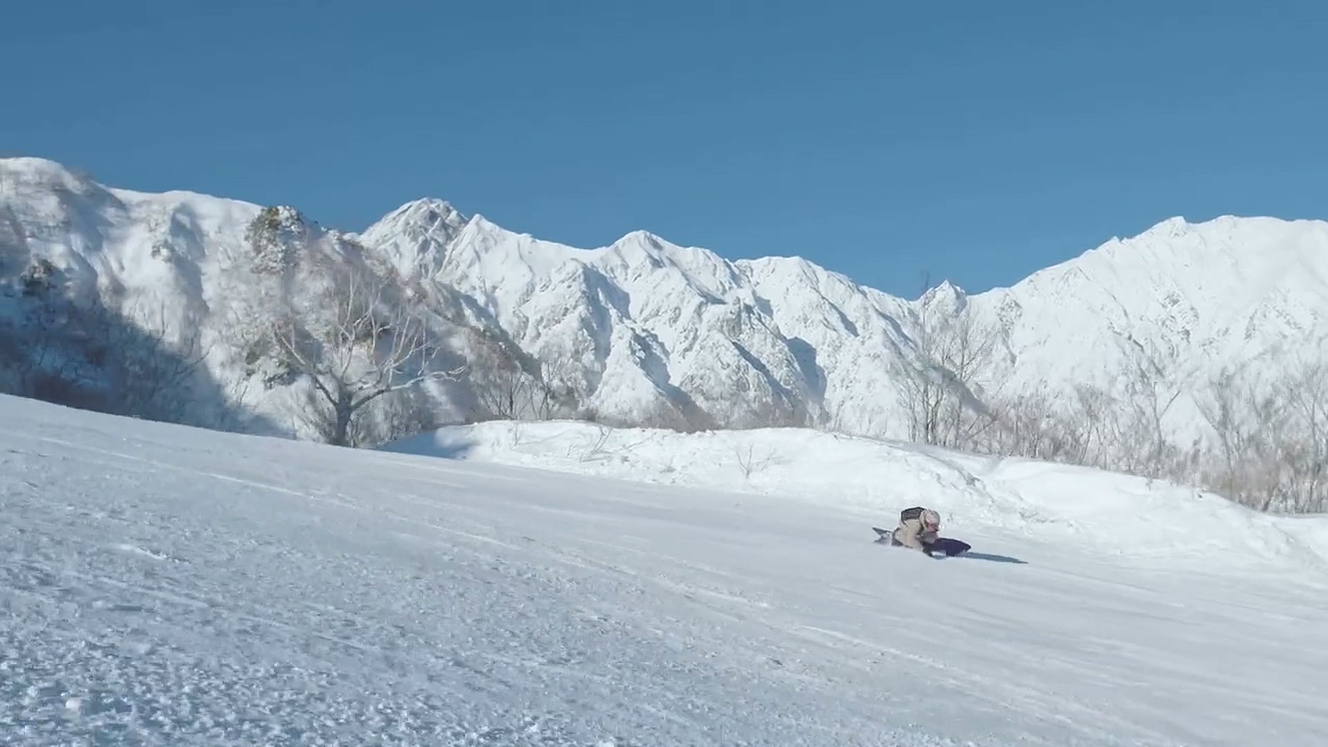 雪原と北アルプス